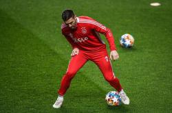 关于冲刺阶段阿贾克斯调整名单以备欧冠；门线救险环节打磨；目标明确；阵容厚度经受考验的信息-爱游戏体育